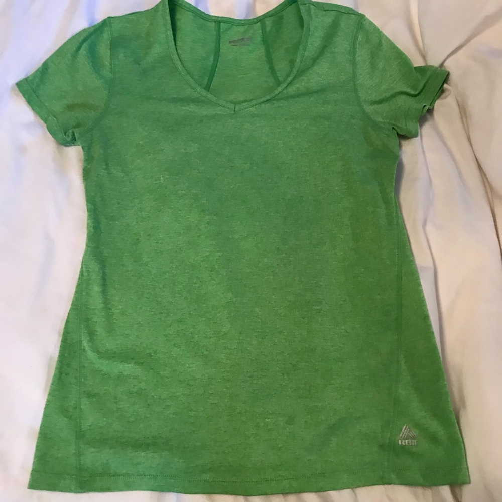 workout shirt